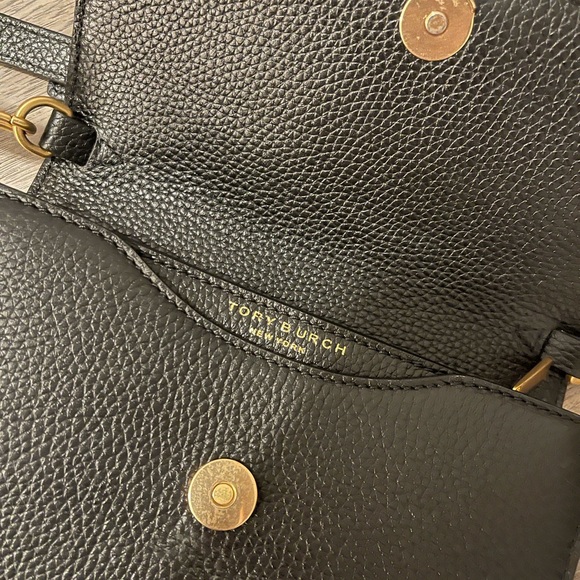 Tory Burch  black gold hardware cross body bag - Picture 5 of 7